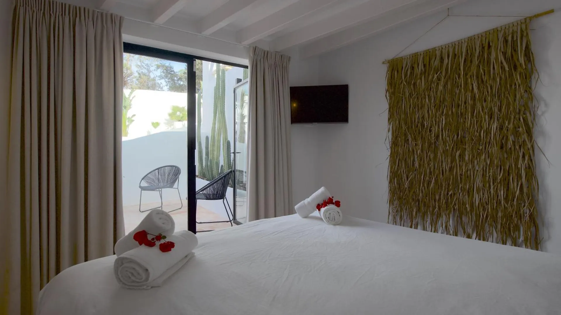James Sib19 - Cosy Design Ibiza Villa With Pool And Sunning Sea View San José 0*,  Espanha